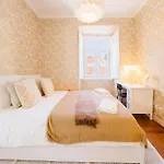 Alfama Retreat 4br With Breathtaking River Views Apartment *