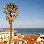 Alfama Retreat 4br With Breathtaking River Views Apartment *